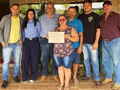 Prefeitura entrega mais um Selo SIM/POA para produtora do assentamento Mato Grande