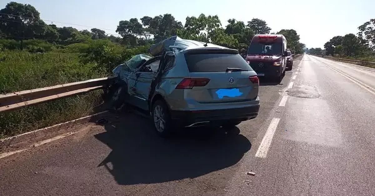 Pai e filha mais velha morreram após veículo desrespeitar "pare" na BR 262