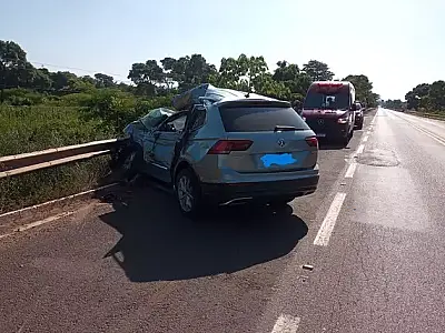 Pai e filha mais velha morreram após veículo desrespeitar "pare" na BR 262