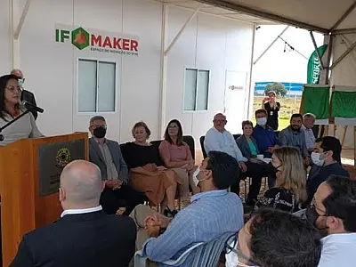 Reitora do IFMS e ministro lançam obra e anunciam mais investimentos