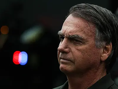 Primeira Turma do STF forma maioria para manter prisão de Bolsonaro