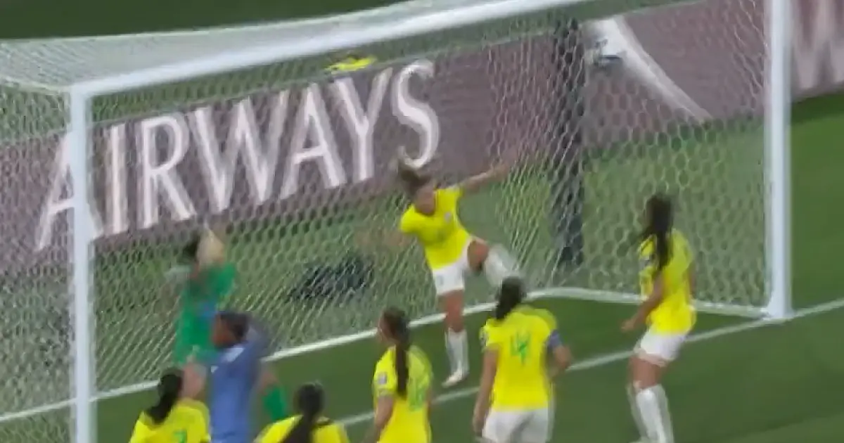 Com falha de marcação, Brasil perde da França na Copa do Mundo Feminina