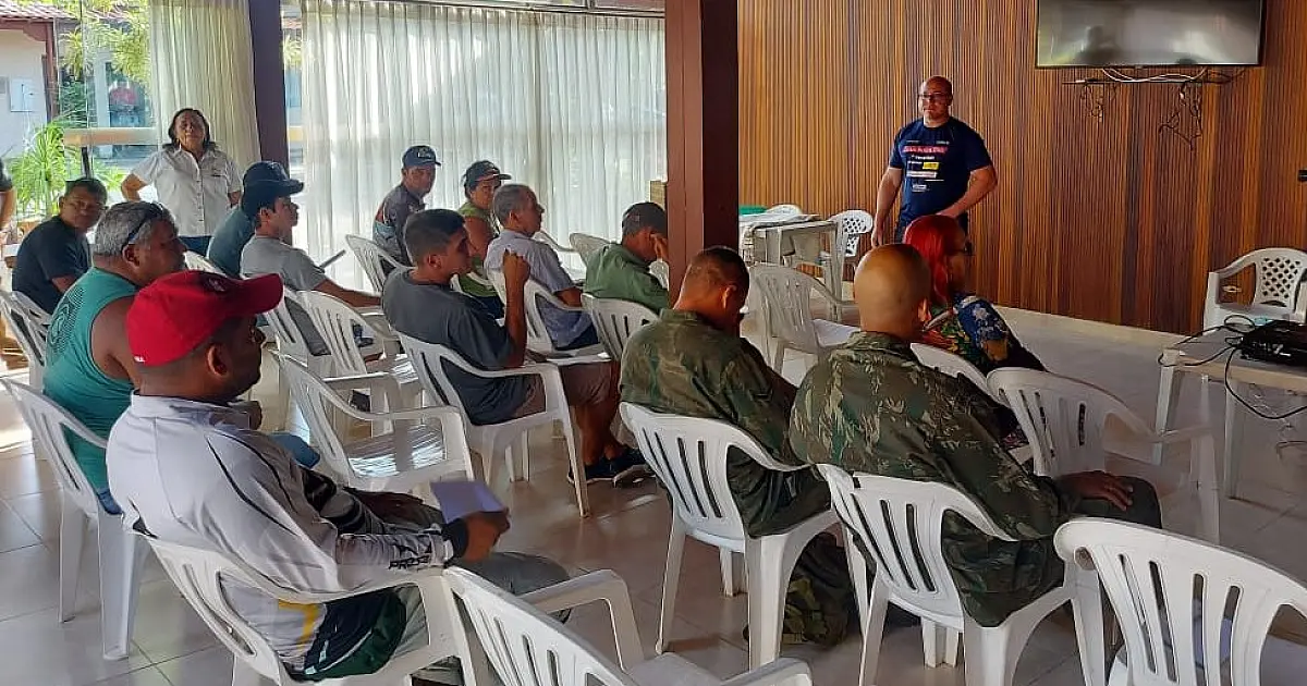 Curso capacita ribeirinhos na manutenção de motores de popa