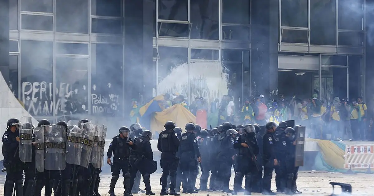 Moraes proíbe a entrada de ônibus com manifestantes no DF