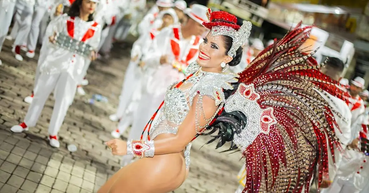 Mocidade da Nova Corumbá apresenta fantasias em grande festa na noite de hoje