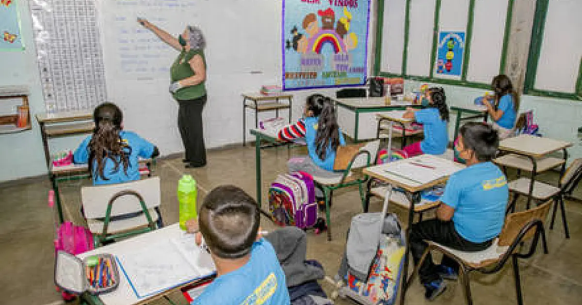 Façanha destaca papel do professor no período pós-pandemia
