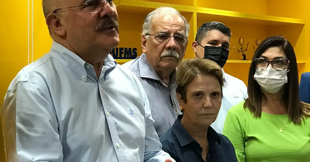 Bia Cavassa entrega melhorias para instituições federais de educação ao lado de ministros