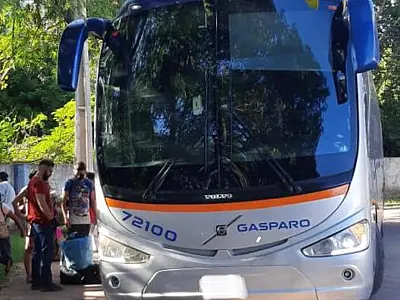 Imigrantes, ônibus e van são apreendidos pela Polícia Federal