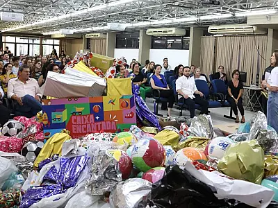 Campanha 'Caixa Encantada' arrecada brinquedos para crianças atendidas por 280 instituições