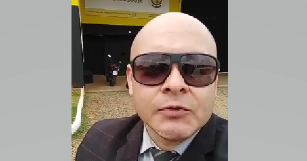 Cônsul da Bolívia leva kits de higiene para compatriotas no presídio Gamaleira II
