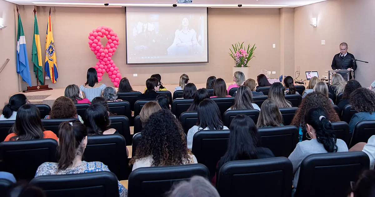 Palestras no TCE-MS alerta ao diagnóstico precoce do câncer de mama
