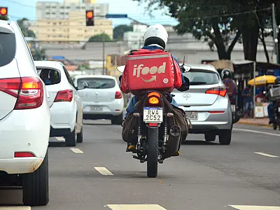 Trabalhadores de aplicativo devem ter ganho mínimo e cobertura da previdência