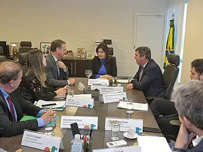 Estratégias de desenvolvimento norteiam reunião com ministros do Planejamento e da Agricultura