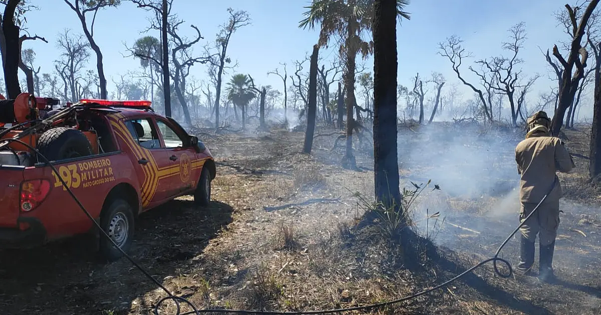Bombeiros seguem com monitoramento aos incêndios em Porto Esperança