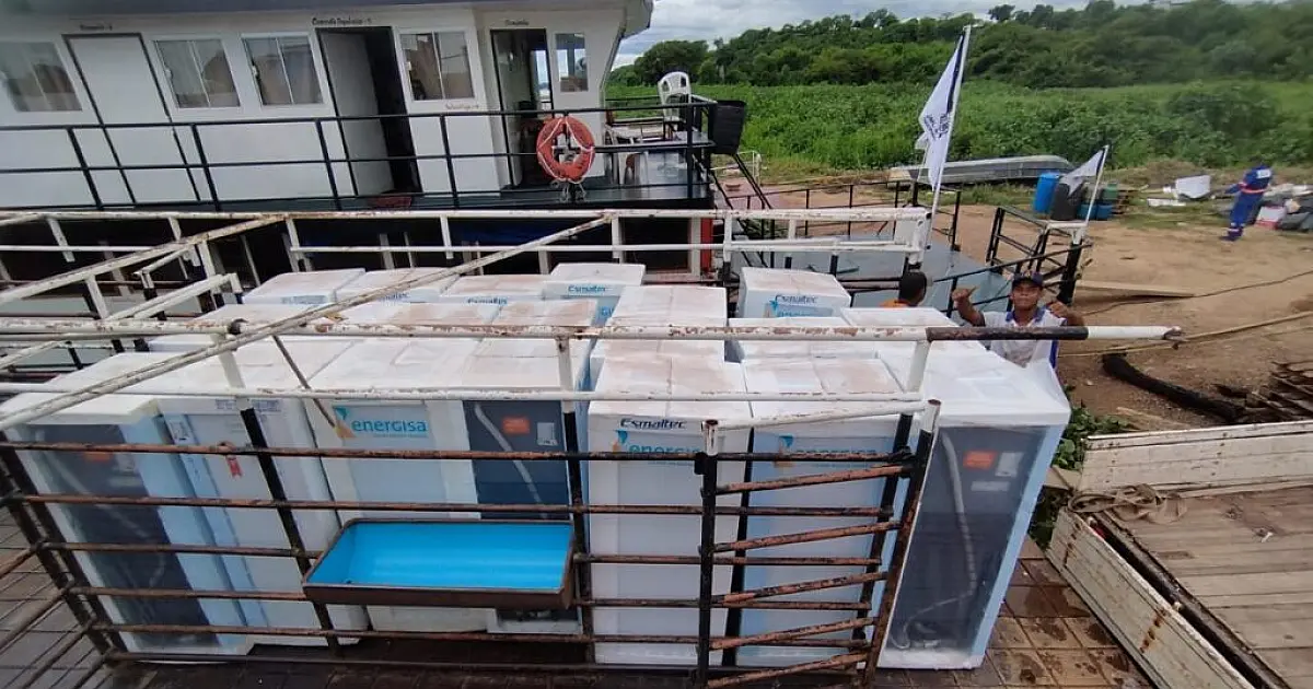 Geladeiras viajam 36 horas para chegar a famílias ribeirinhas no Pantanal