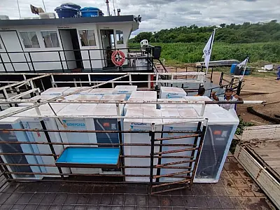 Geladeiras viajam 36 horas para chegar a famílias ribeirinhas no Pantanal