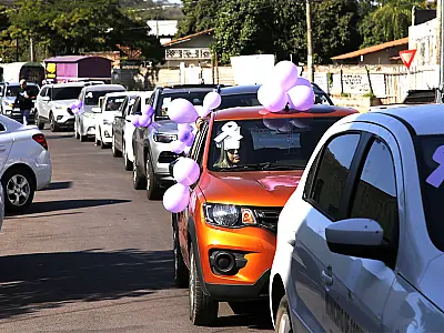 Carreata pelas ruas do Centro marca início da campanha Agosto Lilás em Corumbá