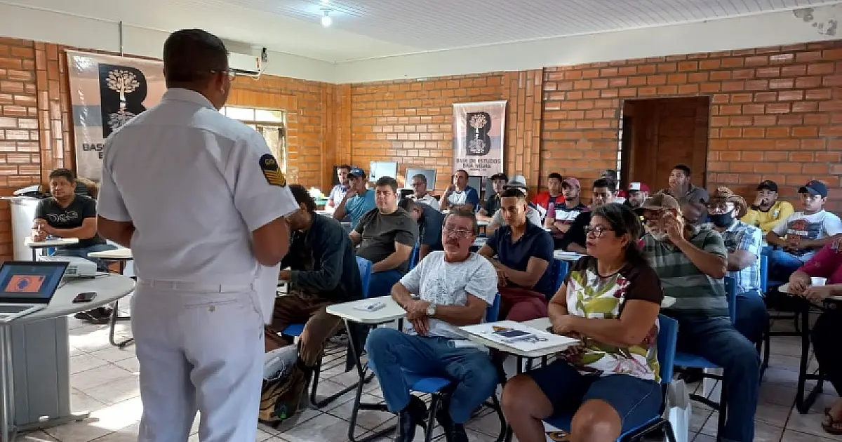 Curso de piloteiro capacitam moradores da APA Baía Negra