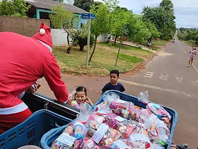 Ação beneficente de Natal surpreende mais de 600 crianças com distribuição de presentes