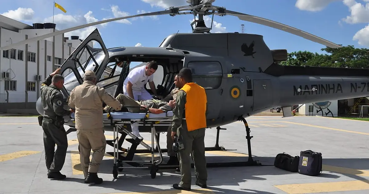 Idoso é socorrido por helicóptero na Colônia São Domingos