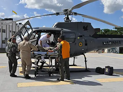 Idoso é socorrido por helicóptero na Colônia São Domingos