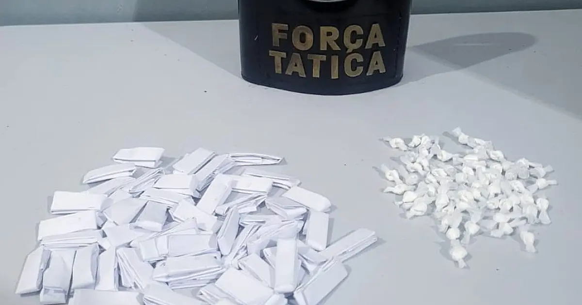 Força Tática flagra venda de pasta base em beco da região central