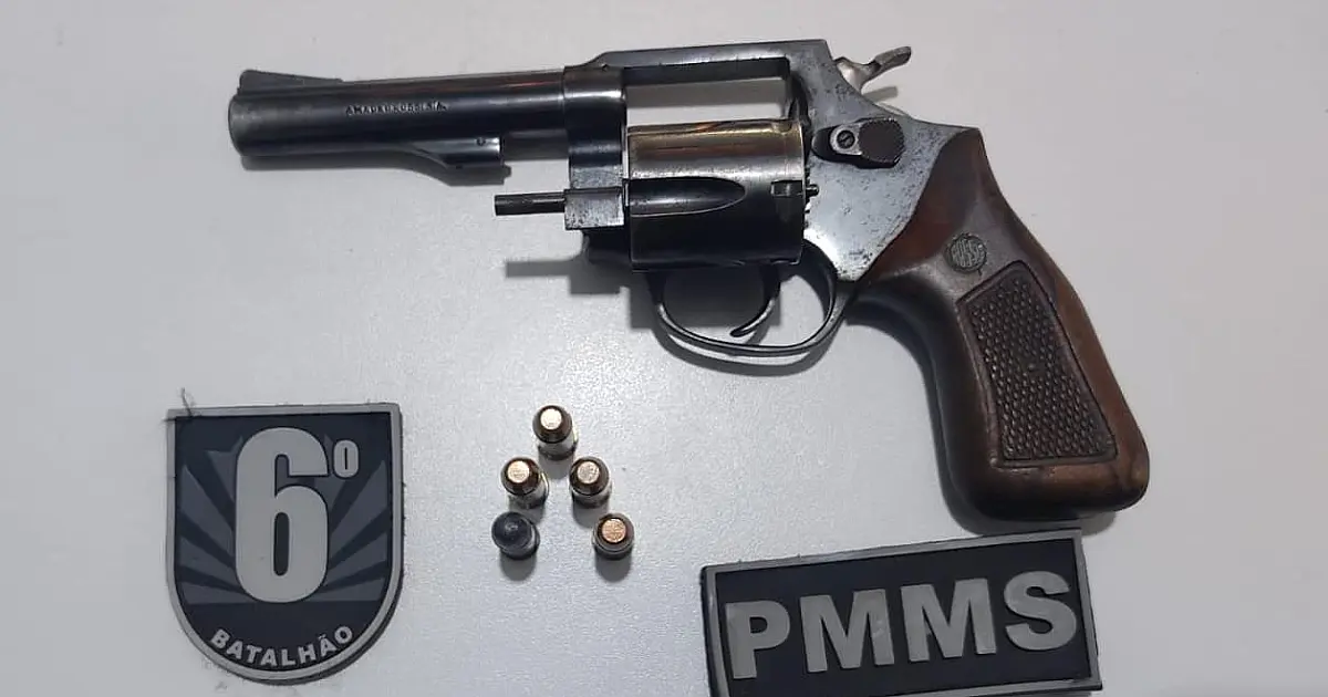 Trio expulso de casa de show é preso por porte ilegal de arma