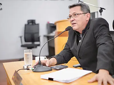 Nelsinho pede restauração do pavimento no Eco Parque Cacimba da Saúde