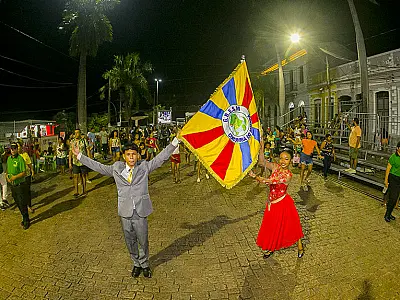 Terça de Carnaval tem desfile da Corumbá do Amanhã e show do Kamisa 10