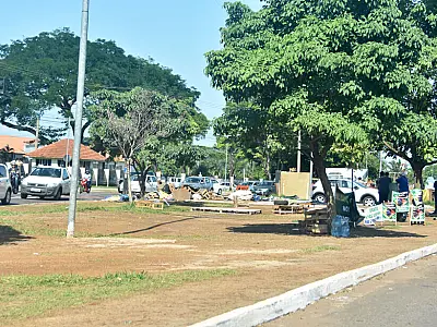 Acampamento em frente ao CMO é desmontado