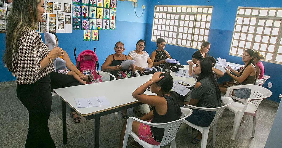 Curso de Designer de sobrancelhas no CRAS I inicia atividades do Qualifica Corumbá