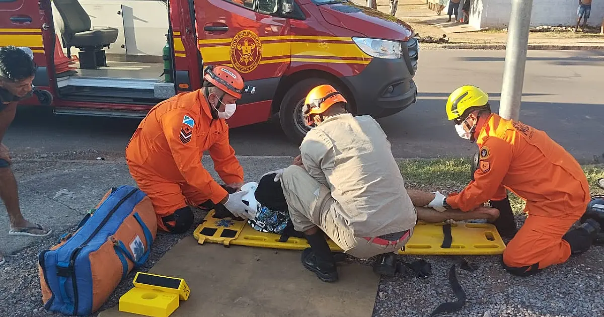 Colisão entre carro e moto é destaque no plantão dos Bombeiros