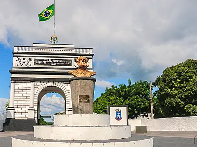 Marinha prorroga inscrições para 500 vagas de oficiais temporários