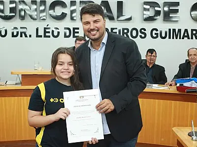 Enxadrista corumbaense é homenageada pela conquista de título brasileiro