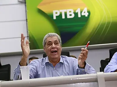 Juiz suspende ações contra André por organização criminosa e desvios na Lúdio Coelho