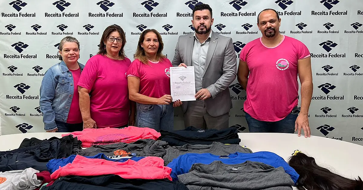 Roupas e cabelos humanos são doados para Rede Feminina de Combate ao Câncer