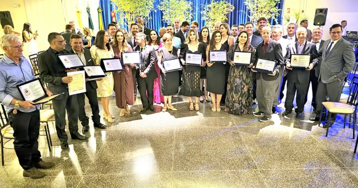 Personalidades são homenageadas com títulos de Cidadão Corumbaense