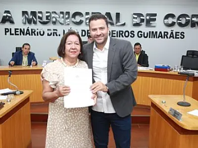 Homenagem a professora que dedicou uma vida à educação