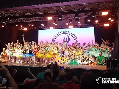 Espetáculo "TinkerBell" encanta o público e lota teatro em Corumbá