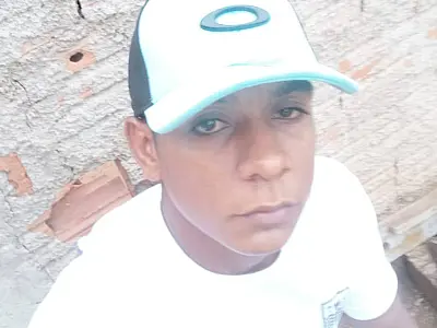 Família faz apelo na internet para encontrar rapaz desaparecido