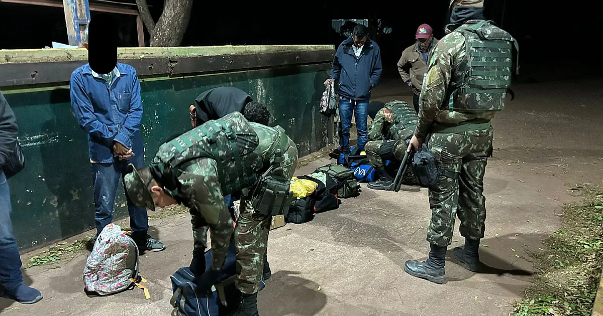 Brasileiro é preso com 8kg de maconha na bagagem