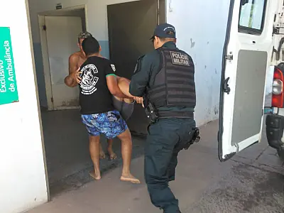 Mulher vítima de AVC é socorrida às pressas por viatura da PM