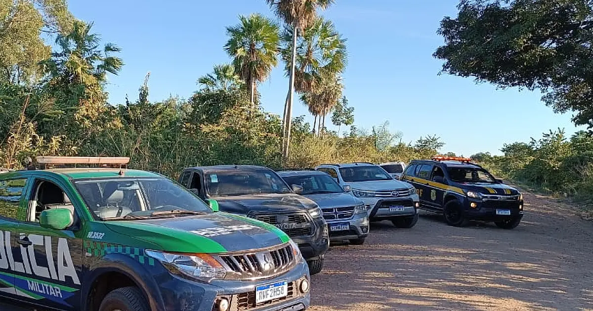 Caminhonetes roubadas são recuperadas e impedidas de atravessar para Bolívia