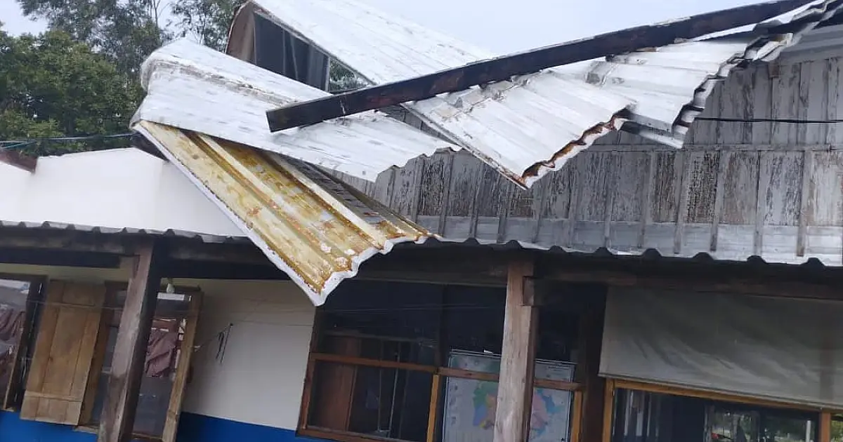Escola rural destelhada por tempestade fica a 200km de distância de Corumbá