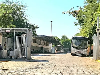 Transbordo municipal funciona em condições precárias e vereadora cobra reforma urgente