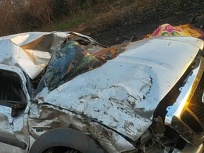 Homem morre e dois ficam feridos em acidente com caminhonete na estrada do Porto da Manga