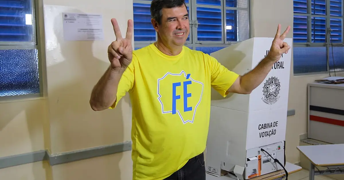 Eduardo Riedel vota e destaca gratidão ao MS e convicção na vitória