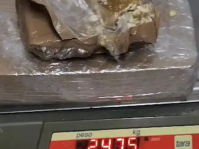 Boliviana é presa com 2,4 kg de cocaína na fronteira