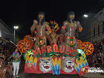 Marquês de Sapucaí abre a primeira noite de desfiles com a força do povo Guaicuru