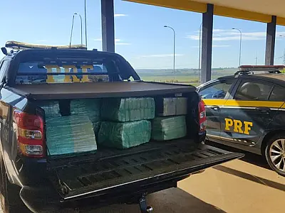 PRF apreende 183 Kg de maconha após tentativa de fuga em Mundo Novo